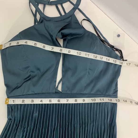 Ryse The Label dark green halter pleated dress - Picture 7 of 7